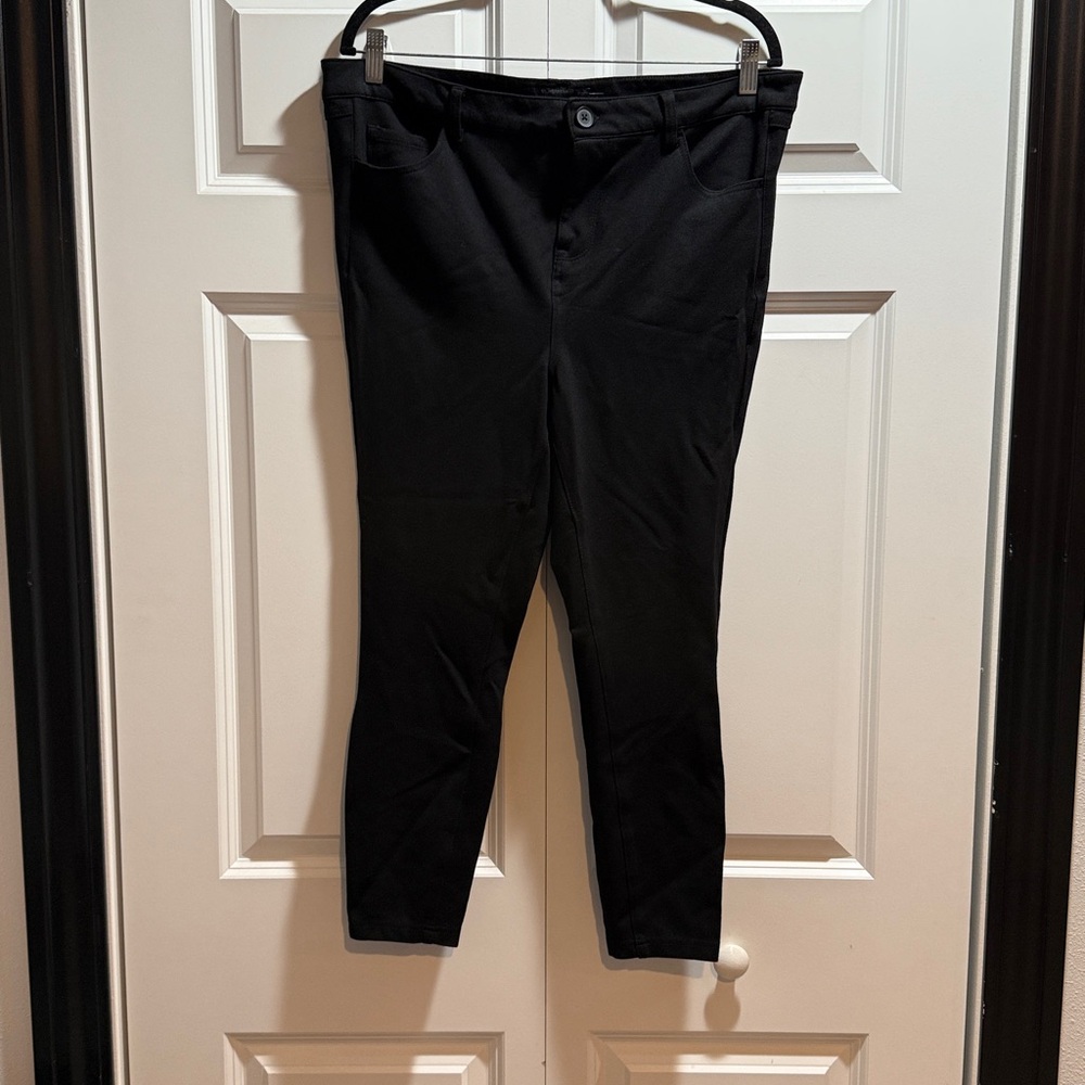Torrid Super Soft Black Jeggings Size 18.